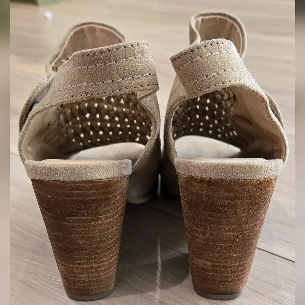 Altar'd State tan sandal heels